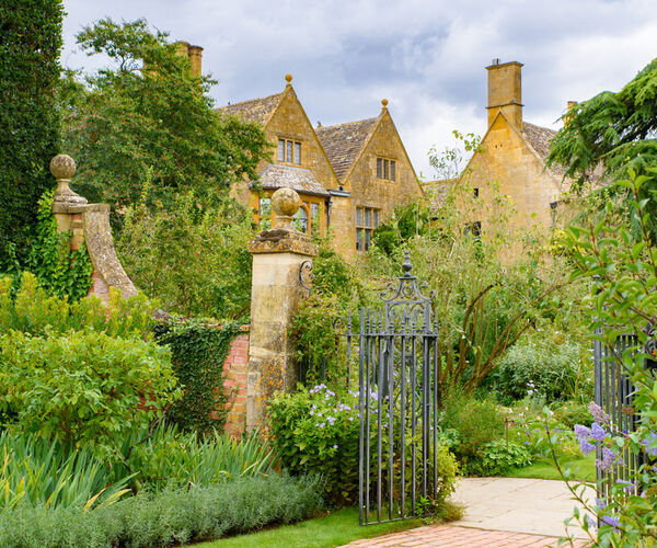 Hidcote manor lite shutterstock 1906901032 1