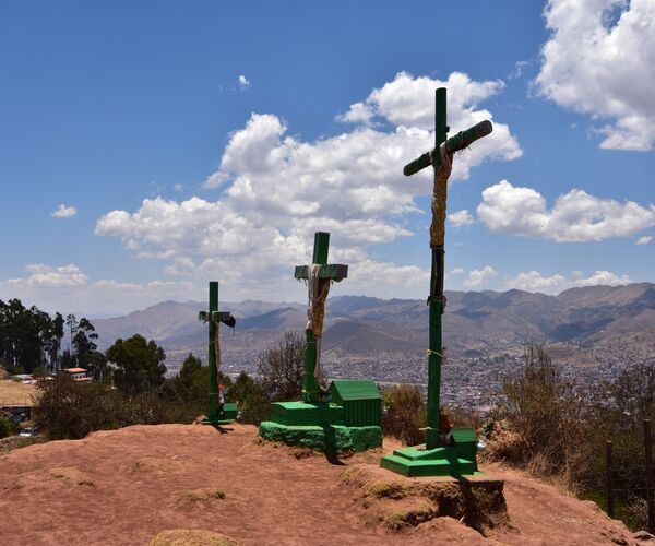 Tre kors Cusco shutterstock 2225951349