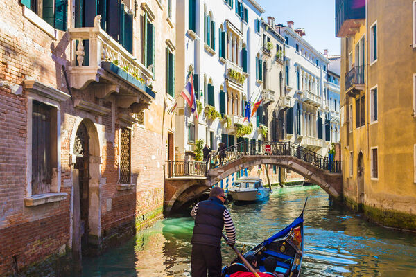 Venecia Gondol Shutterstock 356617259