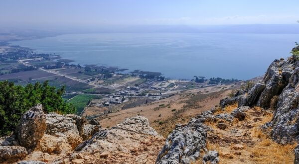 Utsikt fra arbelfjellet over Ginosar mindre pix