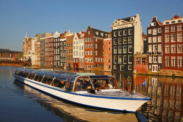 Shutterstock 144185488 Kanalcruise Amsterdam liten