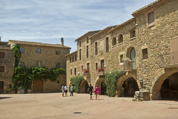Shutterstock 110522732 Monells Medieval village Catalonia