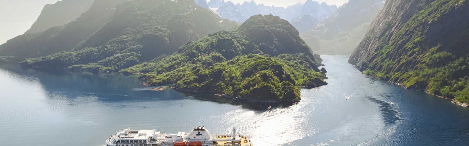 Copy of Havila Castor in Trollfjorden photo Marius Beck Dahle