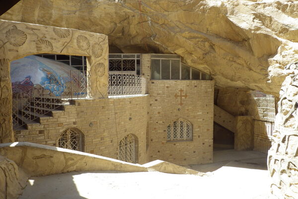 Inngang til ei av hulekyrkjene Kairo